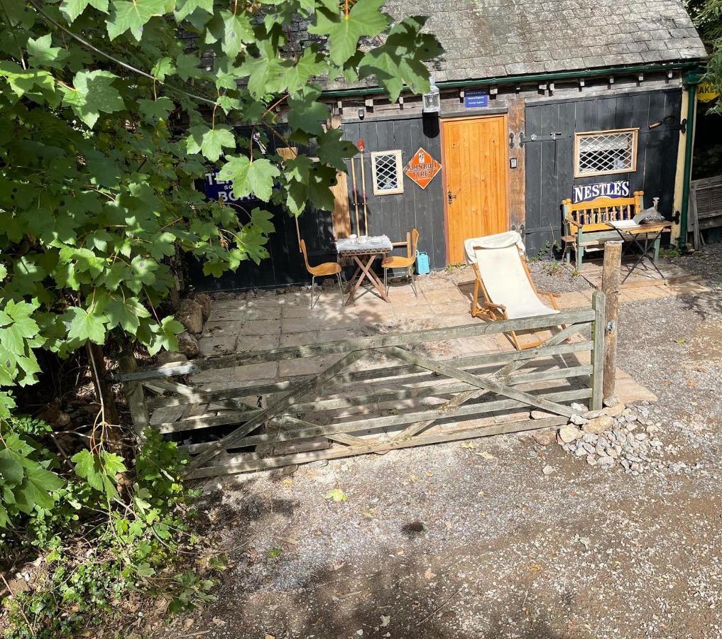 Remarkable Boultons Barn With Hot Tub Newton Abbot Buitenkant foto