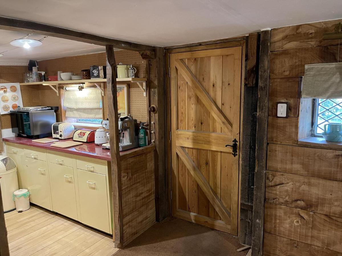 Remarkable Boultons Barn With Hot Tub Newton Abbot Buitenkant foto